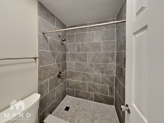 Building Photo - 1339 Primrose Ct