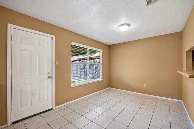 Building Photo - 1379 Wrotham Ln