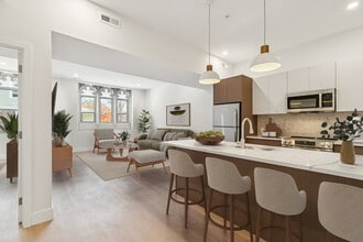 Building Photo - The Bellmere