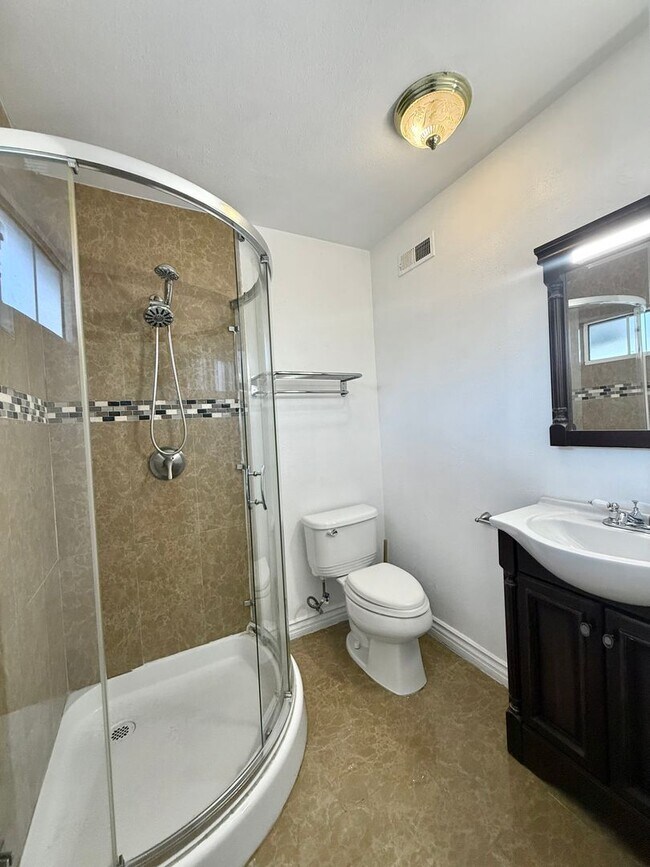 Building Photo - **COMING SOON**5BD/4BA POOL HOME IN ALTA VISTA SOUTH | SOLAR SAVINGS | $6,500/mo