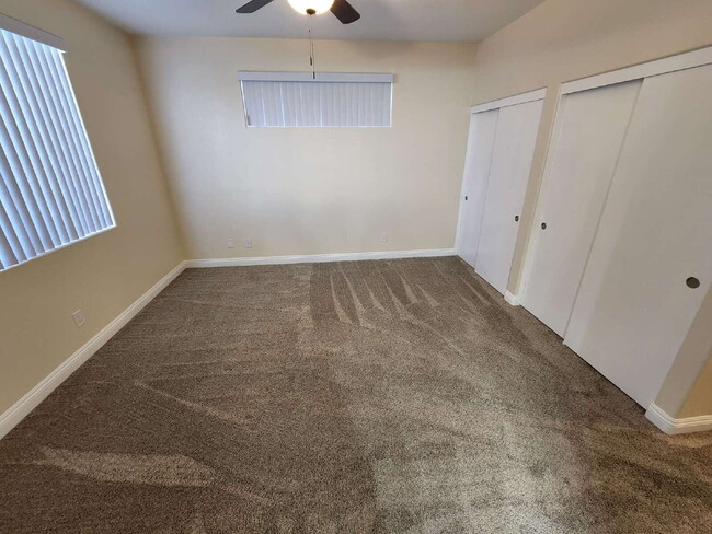 Building Photo - 300 Vilberti Ct