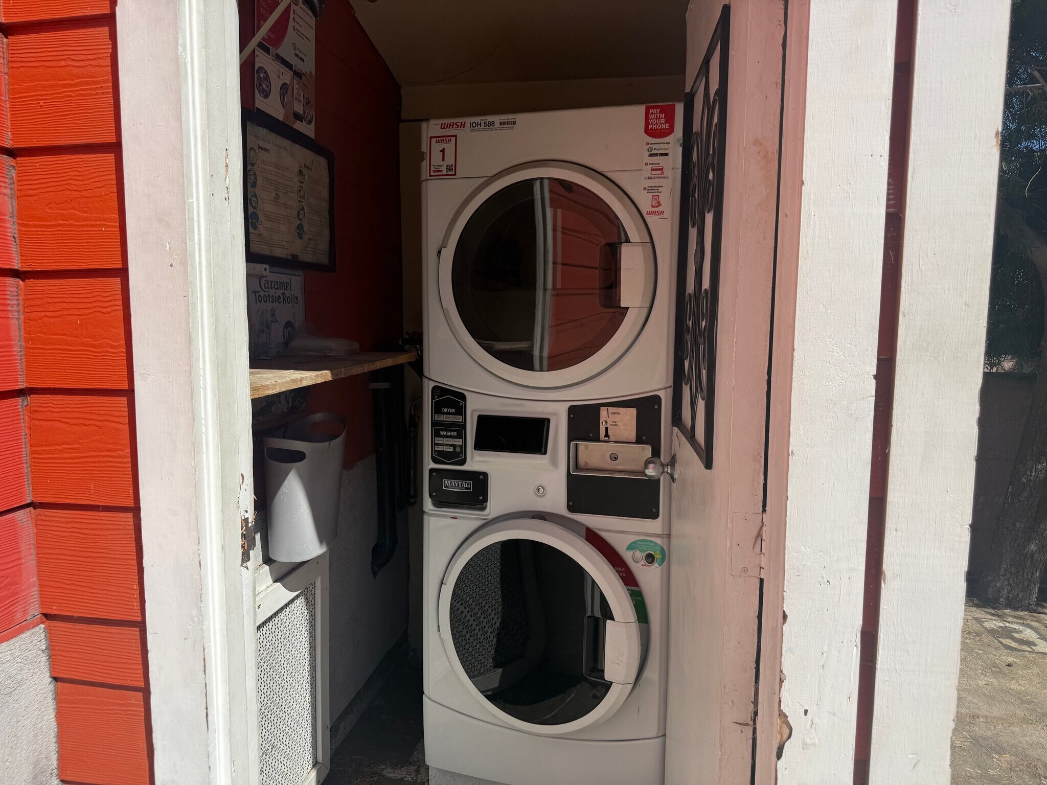 Building Photo - 359 W Amar St