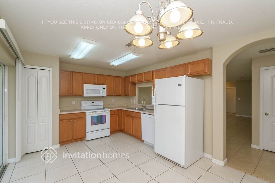 Building Photo - 10613 Shady Preserve Dr