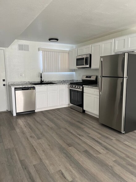 Interior Photo - 60 On Roger Apartments