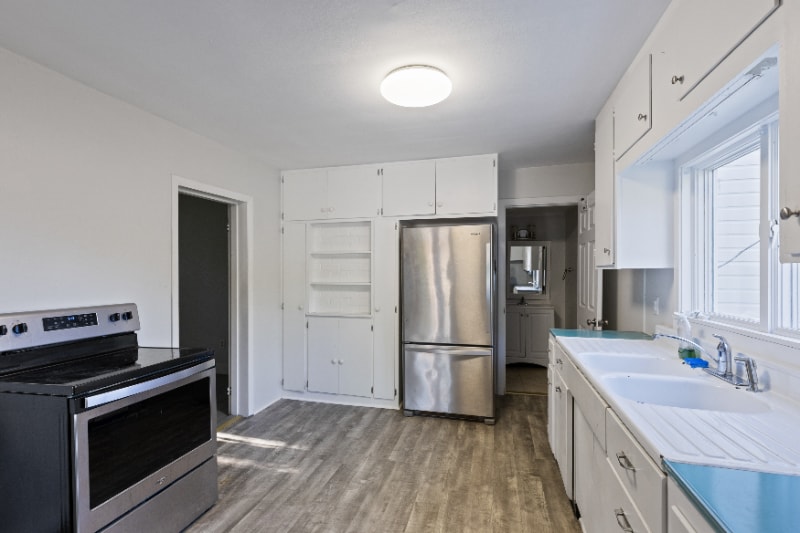 Building Photo - 1281 Main St