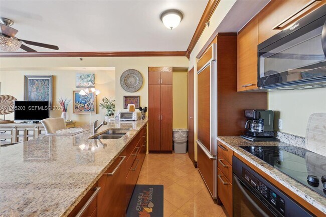 Building Photo - 1830 S Ocean Dr