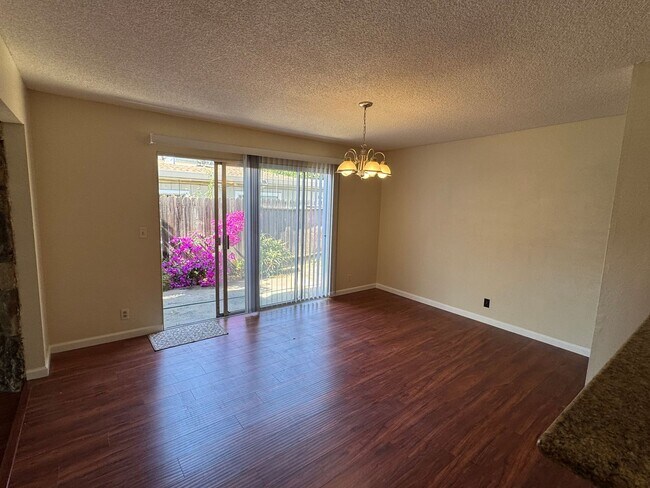 Building Photo - Duplex for Rent – Citrus Heights, CA