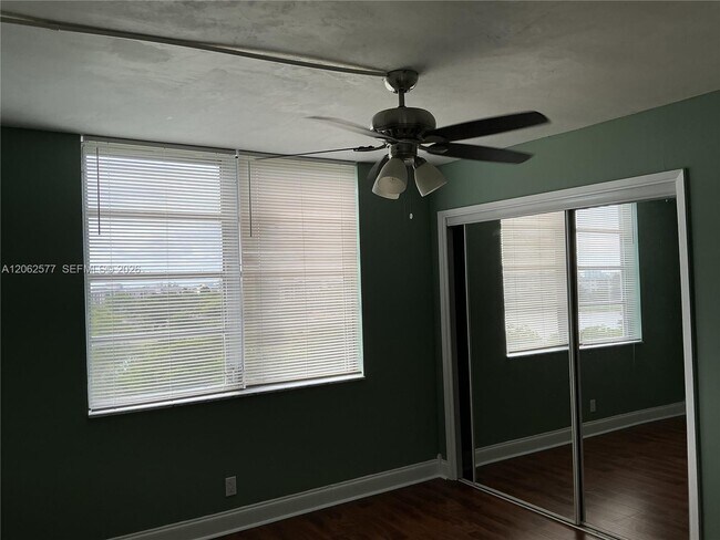 Building Photo - 3010 N Course Dr