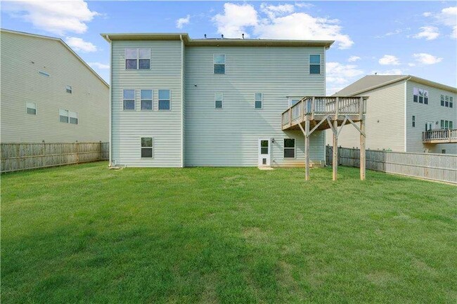 Building Photo - 5435 Mirror Lake Dr