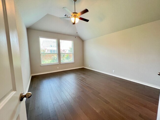 Building Photo - 9740 Innes Pl