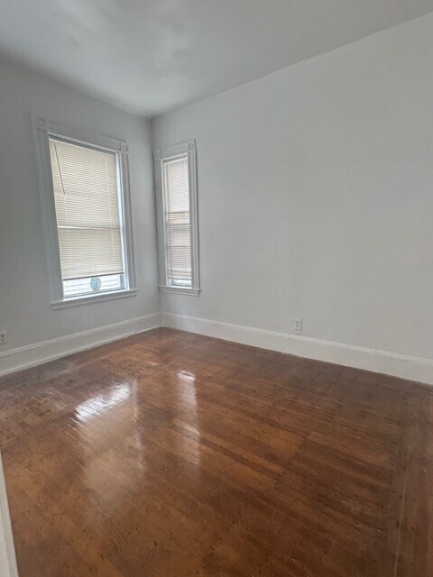 Building Photo - 25 Woodville St