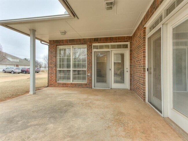 Building Photo - 15400 Swallowtail Rd