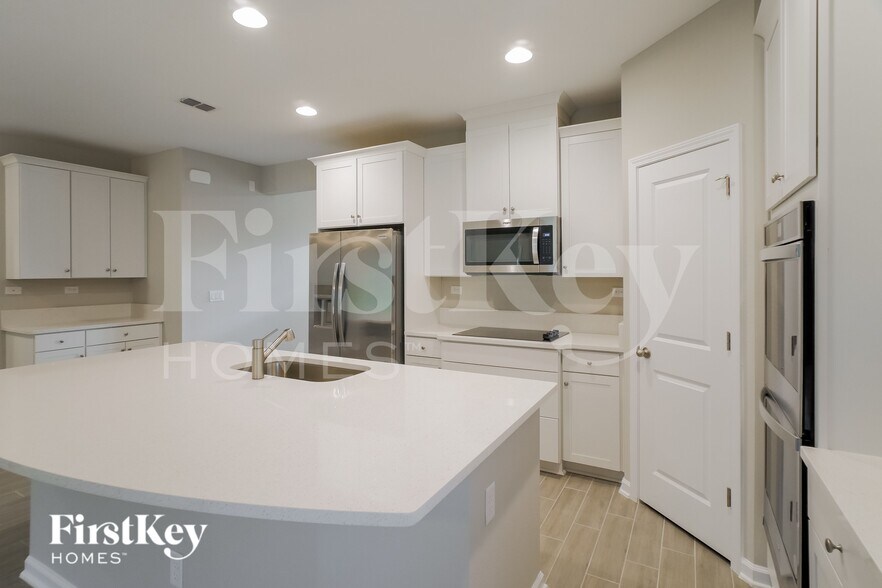 Building Photo - 486 Grand Landings Pkwy