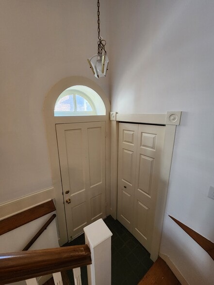 Building Photo - 125 Peyton St