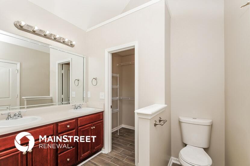 Building Photo - 223 Arbor Dr