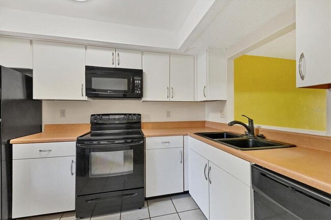 Building Photo - 4414 Spicewood Dr