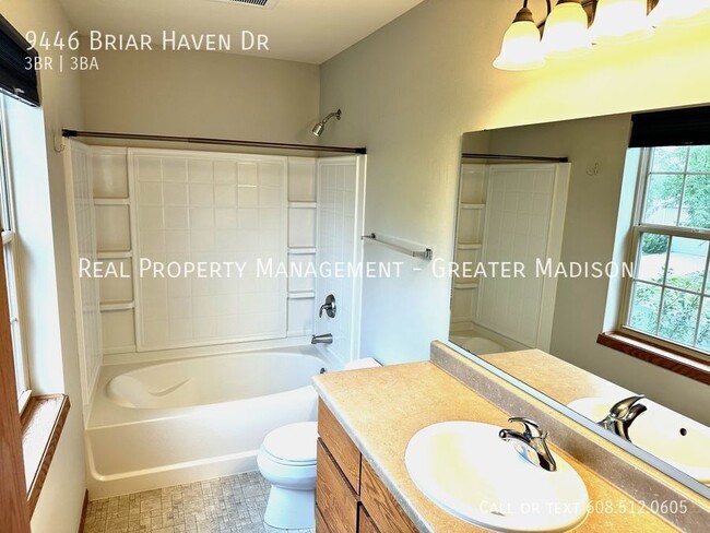 Building Photo - 9446 Briar Haven Dr
