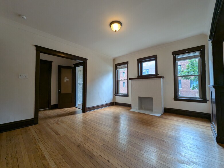 Building Photo - 2659 N Saint Louis Ave