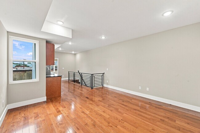Building Photo - 1441 Point Breeze Ave