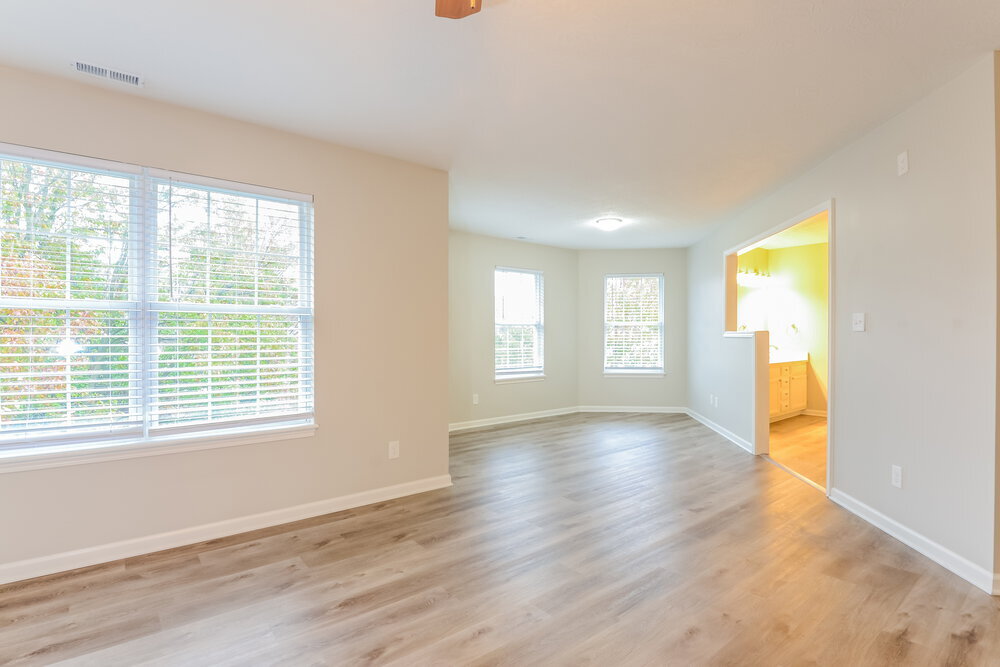 Building Photo - 914 Claiborne Ln