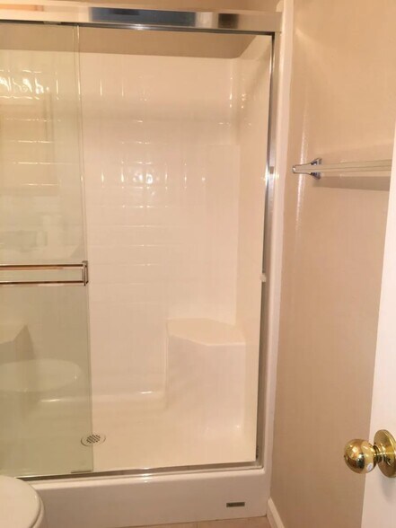 Downstairs Bathroom - 3209 Burlwood Ct