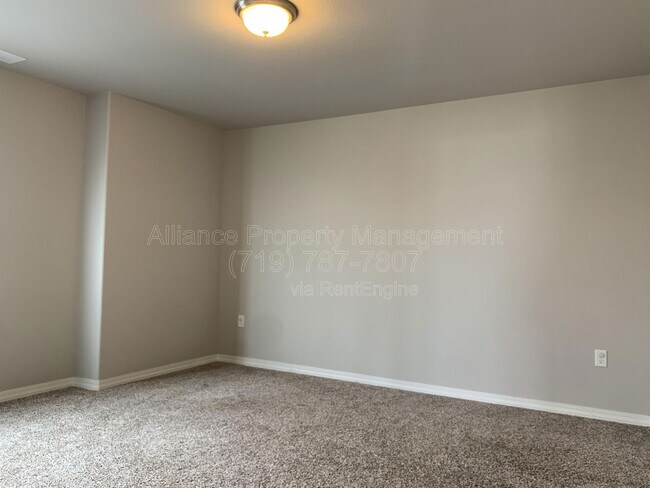 Building Photo - 8885 Vanderwood Rd