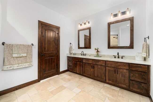 Building Photo - 13017 Luna Montana Way S