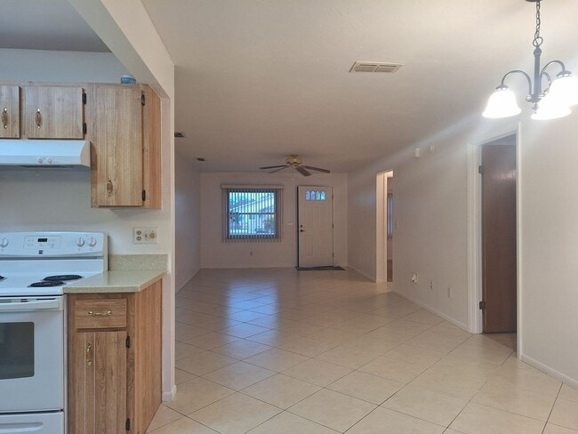 Building Photo - PELICAN COVE WEST 2BR 2BA FOR RENT