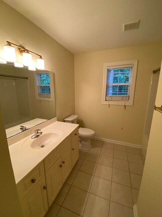 Building Photo - 506 Eagle Pointe Dr