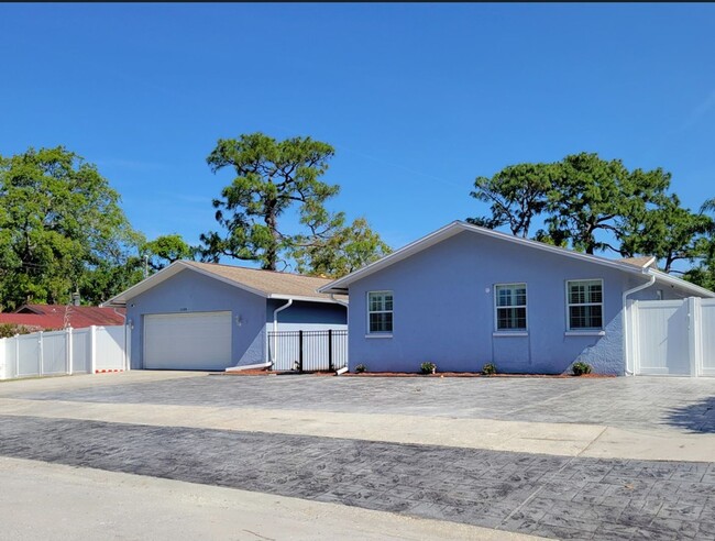 Building Photo - Coming Soon!!  Avaliable May 1, 2025 Spaci...