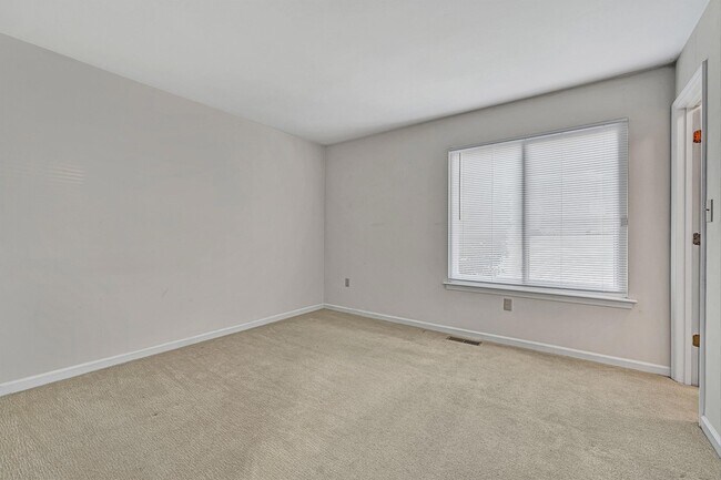 Building Photo - 3372 Forest Ct
