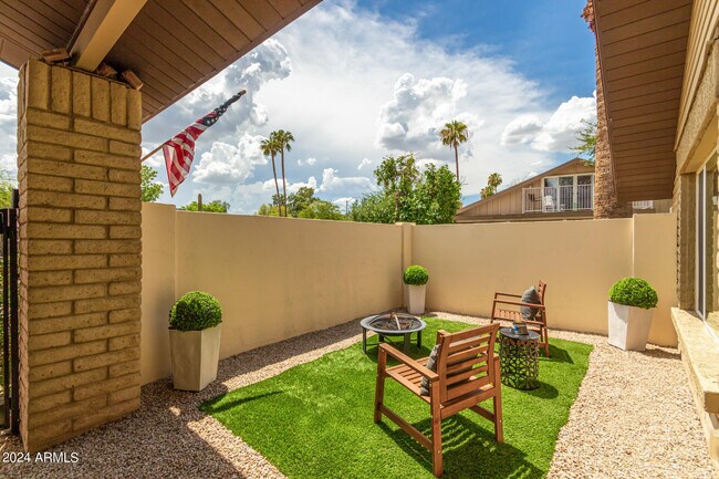 Building Photo - 2644 E Sylvia St