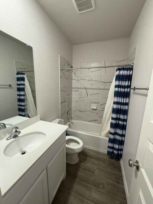 Building Photo - Spacious 5BR House in Pilot Point