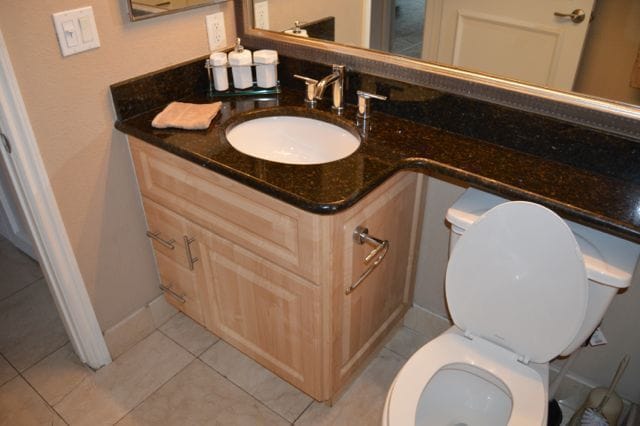 Building Photo - Meridian TOP FLOOR Luxury Condo with Strip...