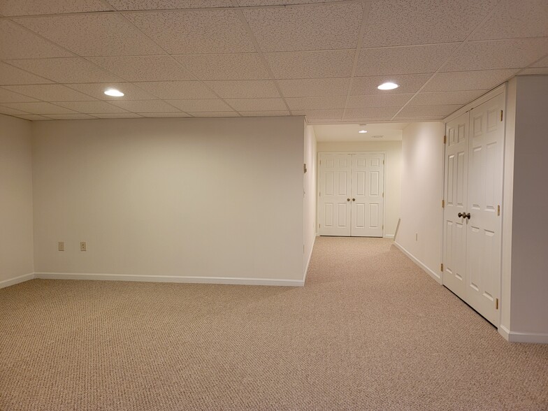 Building Photo - 402 Mount Olive Ln