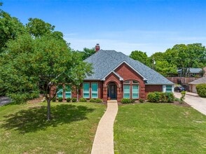 Building Photo - 2942 Woodland Hills Dr