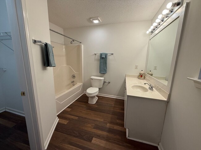 Building Photo - 3BR/2BA Home with Garage in Monkey Junction – Wilmington, NC