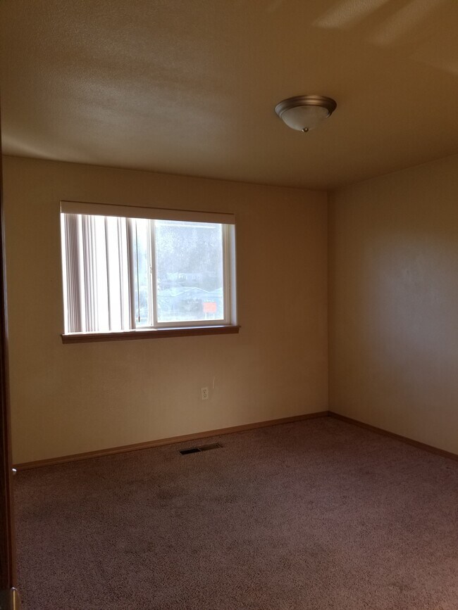 Building Photo - NE Timberlake