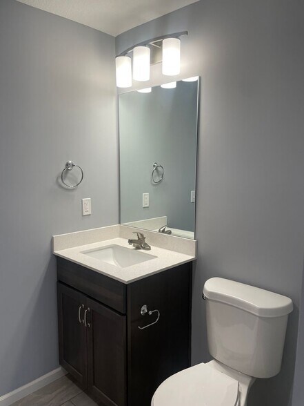 Building Photo - 15853 Foster