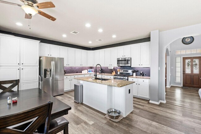 Building Photo - 227 Sandstone Trail