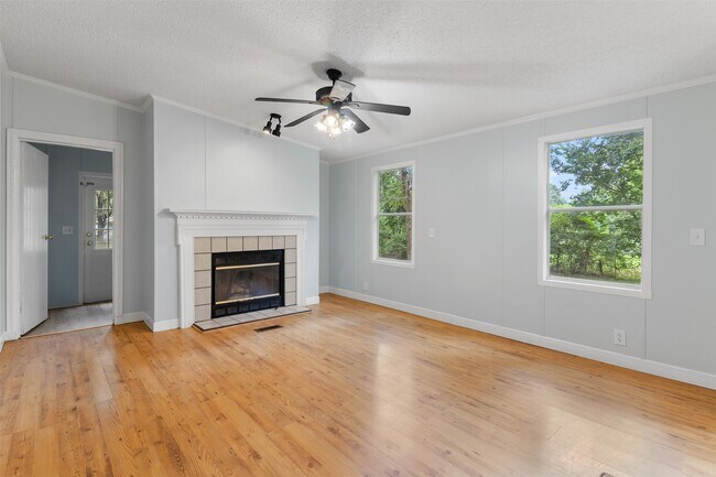 Building Photo - 3756 Hickory Ln
