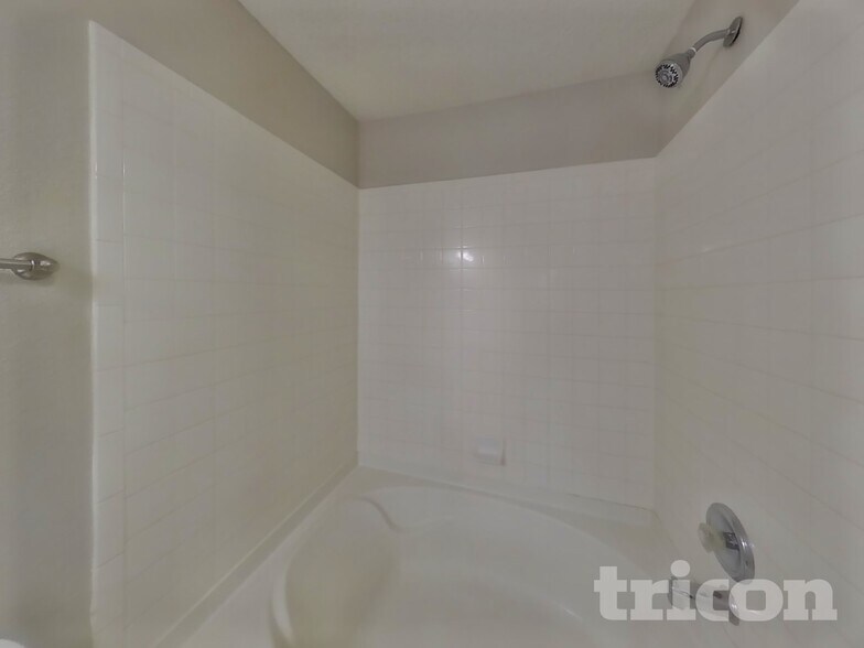 Building Photo - 773 Fern St