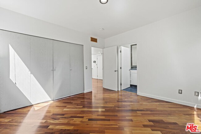 Building Photo - 2222 Bancroft Ave