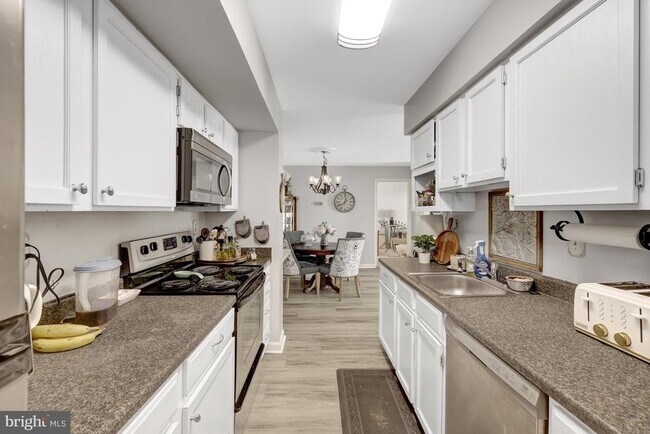 Building Photo - 10205 Ashbrooke Ct