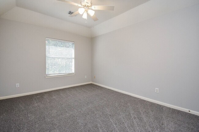 Building Photo - 2810 Grassy Knoll Ct