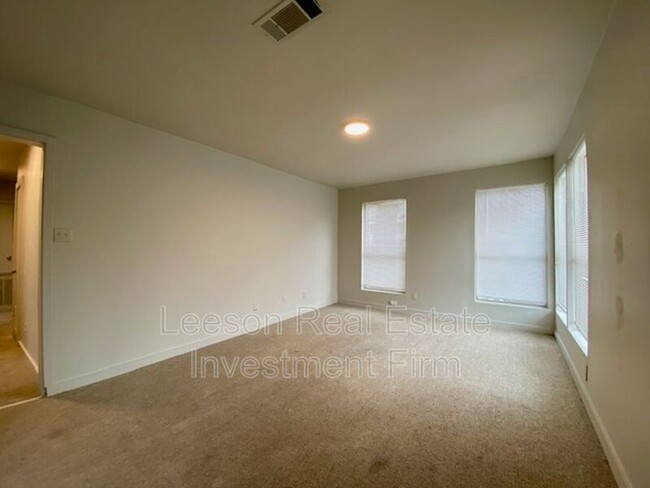 Building Photo - 501 Wyche St