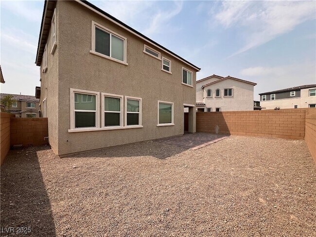 Building Photo - 10440 Bagg Ave