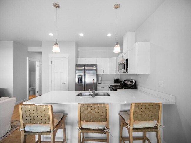 Building Photo - 3-Bedroom Home with Private Garage and Fen...