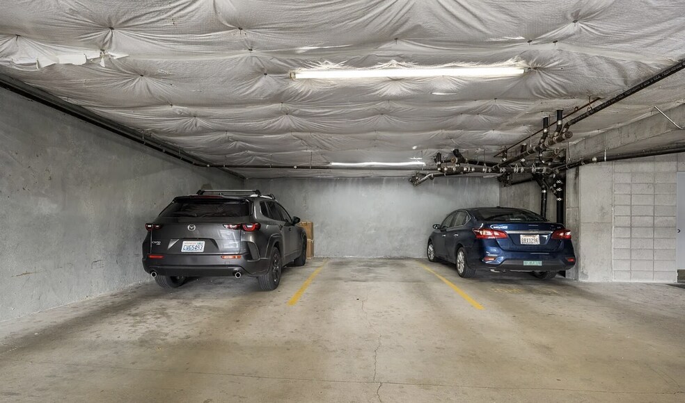 Building Photo - 1768 Aurora Ave N