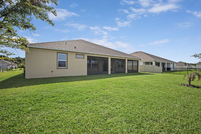 Building Photo - Gorgeous 4BR/3BA home in Island Forest Preserve